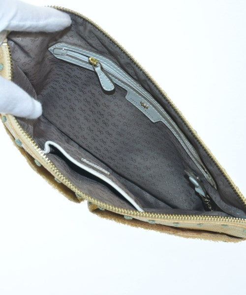 ANYA HINDMARCH คลัตช์
