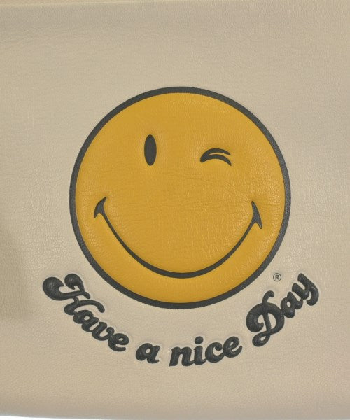 ANYA HINDMARCH คลัตช์