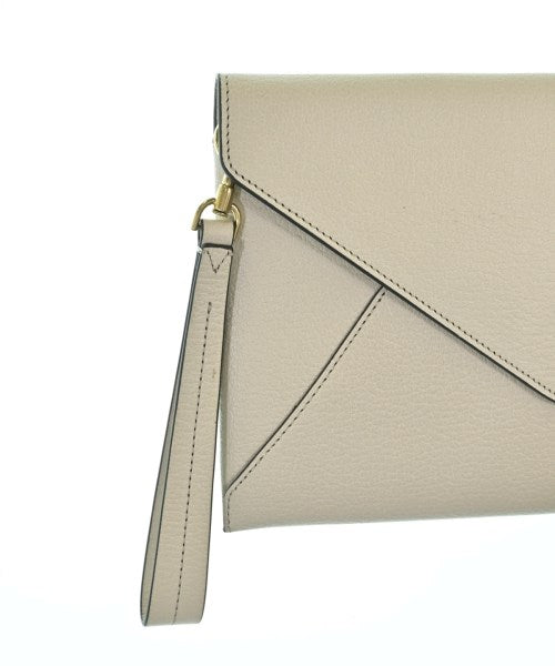ANYA HINDMARCH คลัตช์