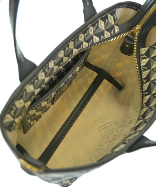 ANYA HINDMARCH กระเป๋าสะพาย