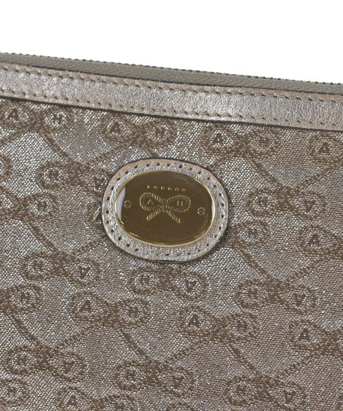 ANYA HINDMARCH กระเป๋า