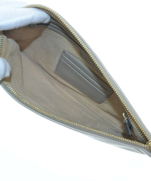 ANYA HINDMARCH คลัตช์