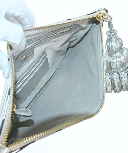 ANYA HINDMARCH คลัตช์