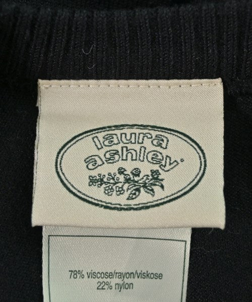 LAURA ASHLEY เสื้อแขนกุด