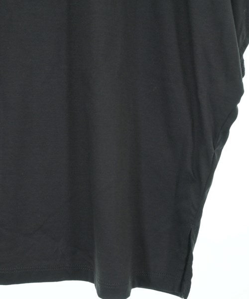 UNTITLED เสื้อยืด/เสื้อท็อปส์