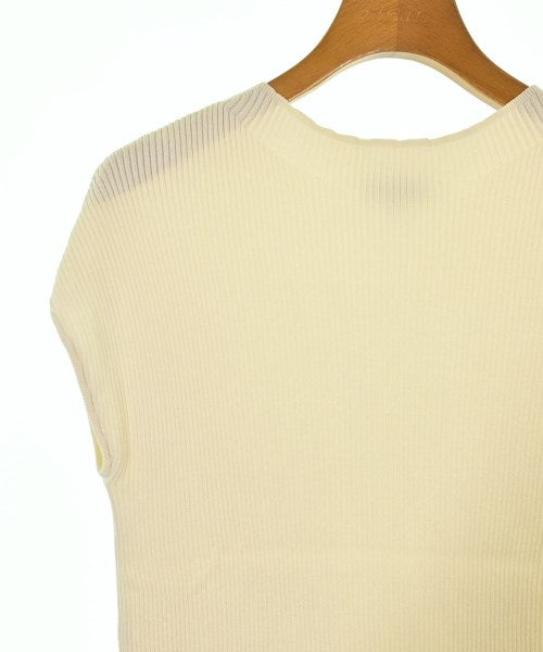INDIVI เสื้อแขนกุด