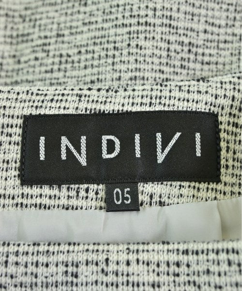 INDIVI กระโปรงยาวถึงเข่า