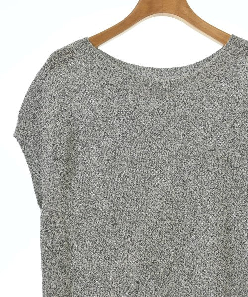 INDIVI เสื้อแขนกุด