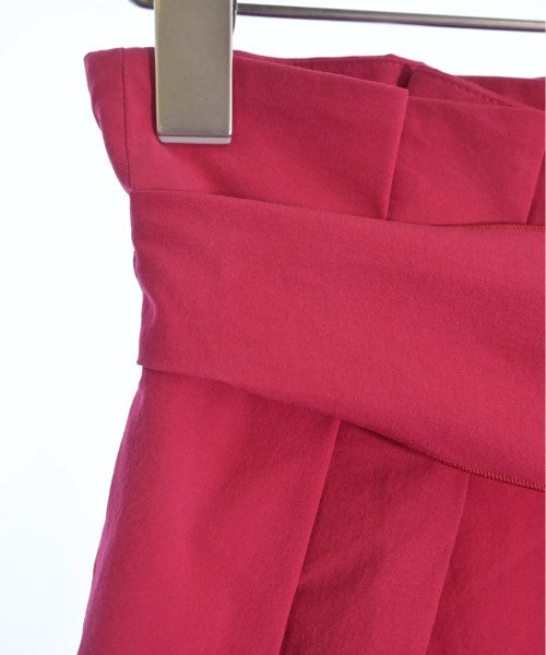 UNTITLED กระโปรงยาวถึงเข่า