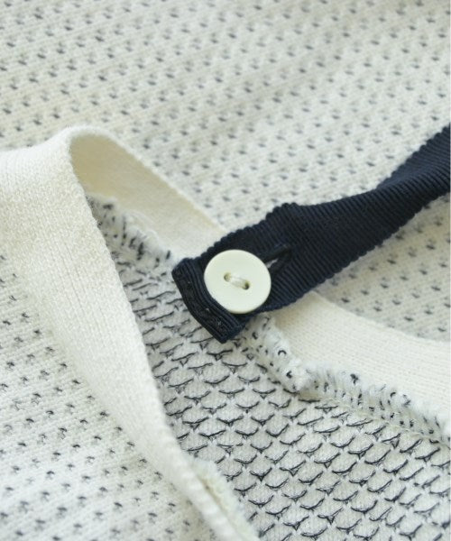 UNTITLED เสื้อกันหนาว