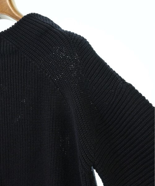 UNTITLED เสื้อกันหนาว