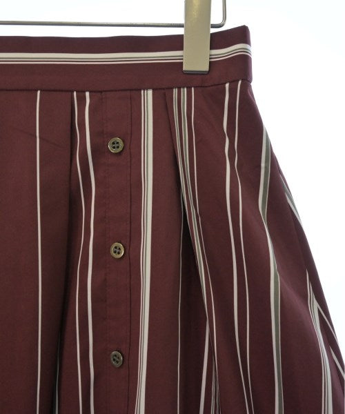 UNTITLED กระโปรงยาวถึงเข่า