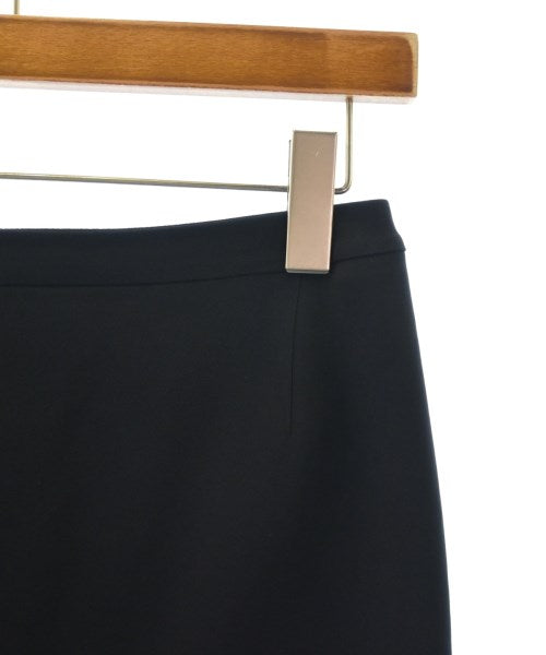 UNTITLED กระโปรงยาวถึงเข่า