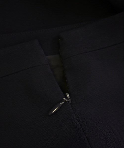 UNTITLED กระโปรงยาวถึงเข่า