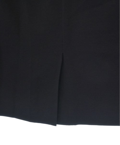 UNTITLED กระโปรงยาวถึงเข่า