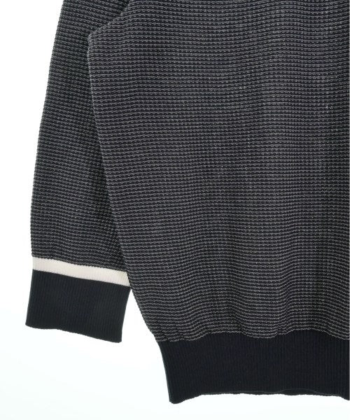 UNTITLED เสื้อกันหนาว