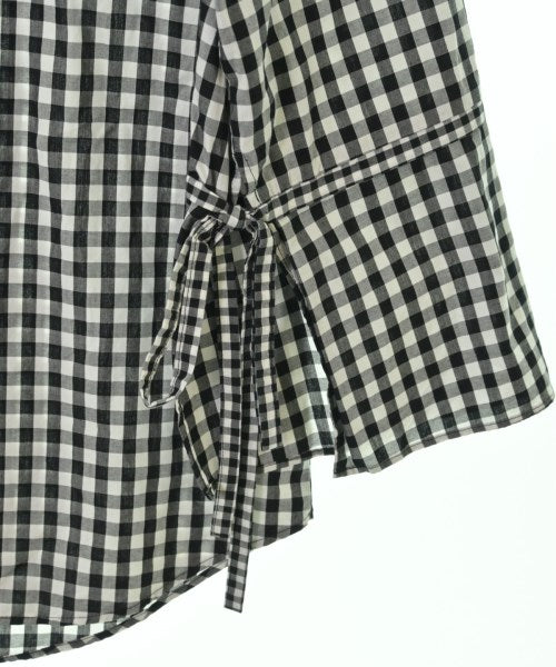 UNTITLED เสื้อสตรี
