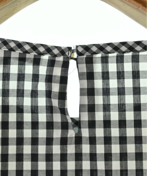 UNTITLED เสื้อสตรี
