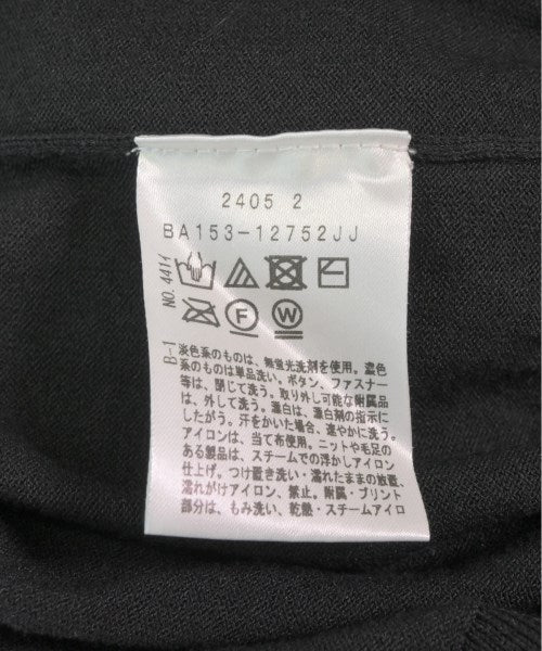 UNTITLED เสื้อแขนกุด