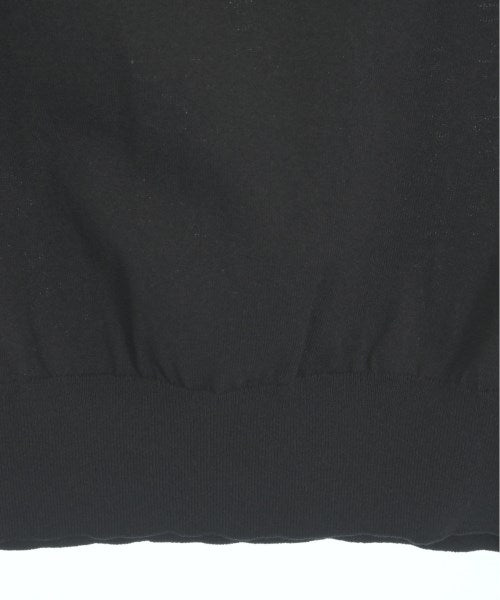 UNTITLED เสื้อแขนกุด