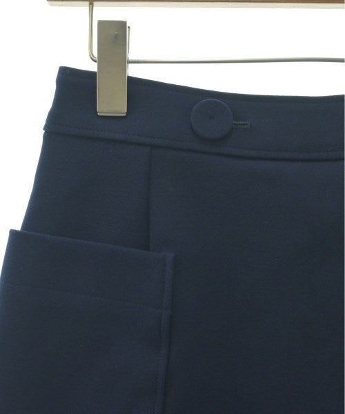 UNTITLED กระโปรงยาวถึงเข่า