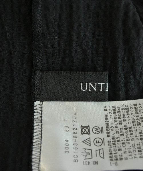 UNTITLED เสื้อลำลอง