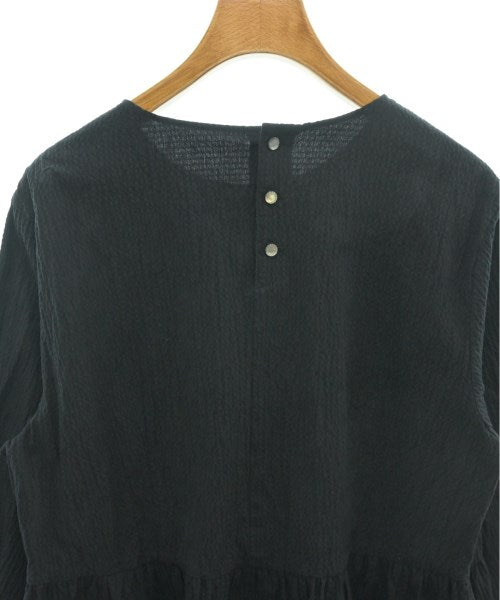 UNTITLED เสื้อลำลอง