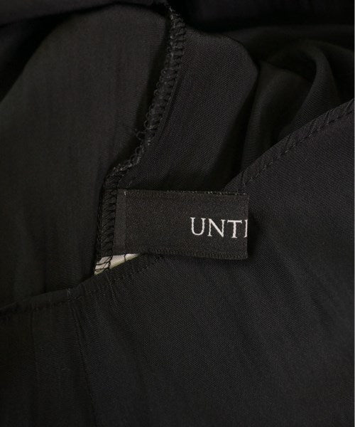UNTITLED เสื้อลำลอง