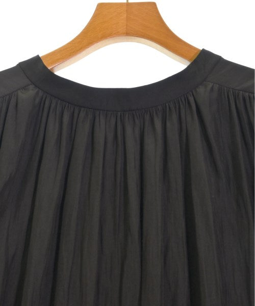 UNTITLED เสื้อลำลอง