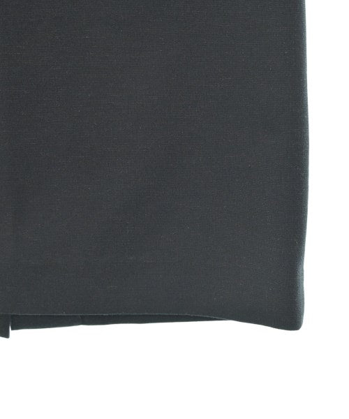 UNTITLED กระโปรงยาวถึงเข่า