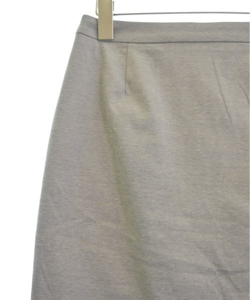 UNTITLED กระโปรงยาวถึงเข่า