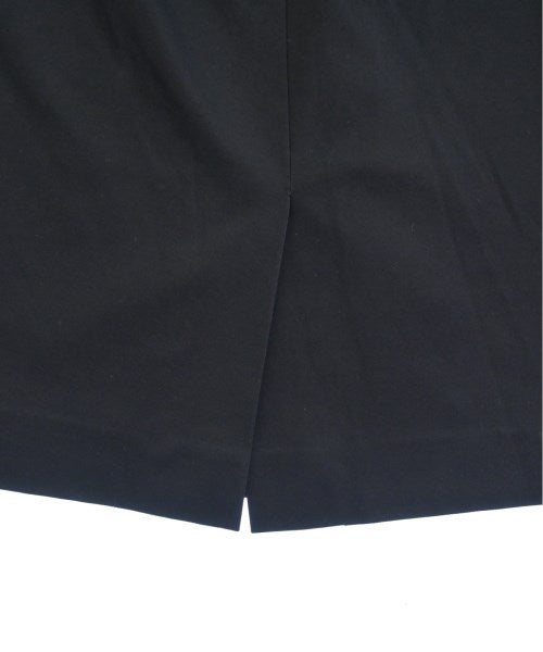 UNTITLED กระโปรงยาวถึงเข่า