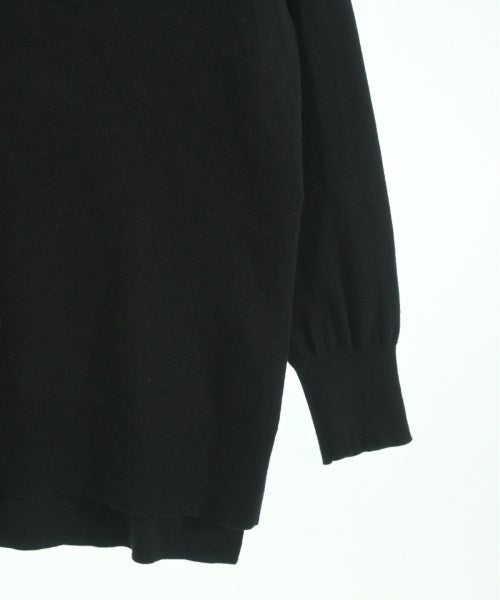 UNTITLED เสื้อกันหนาว