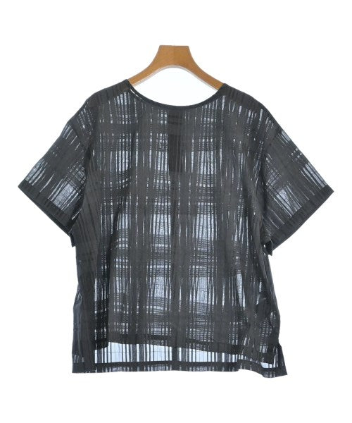 UNTITLED เสื้อลำลอง