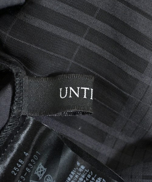 UNTITLED เสื้อลำลอง