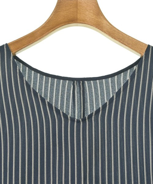 UNTITLED เสื้อสตรี