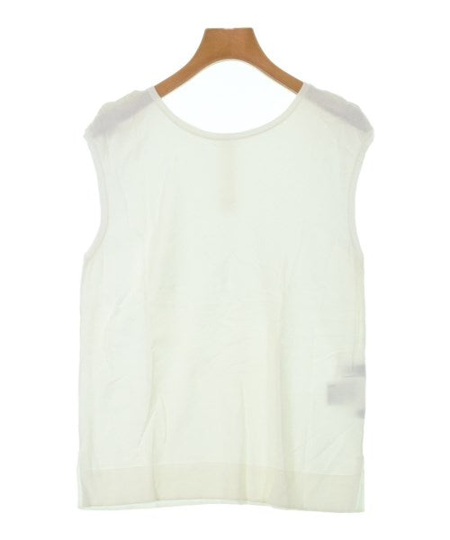 UNTITLED เสื้อแขนกุด