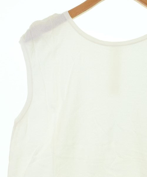 UNTITLED เสื้อแขนกุด