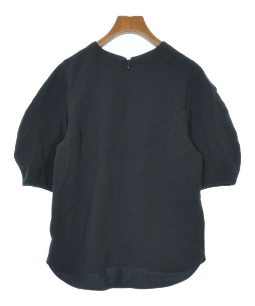 UNTITLED เสื้อสตรี