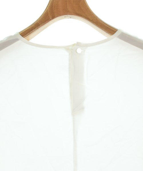 UNTITLED เสื้อลำลอง
