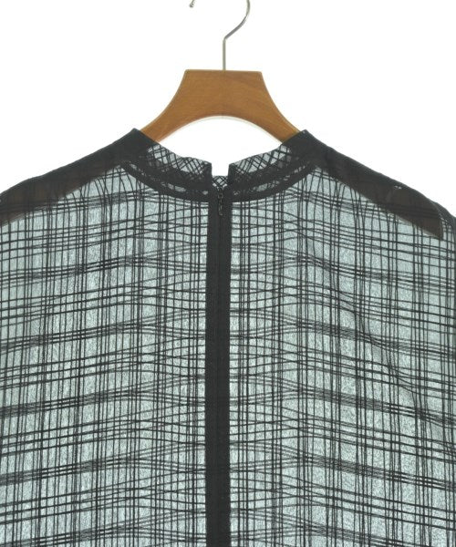 UNTITLED เสื้อสตรี