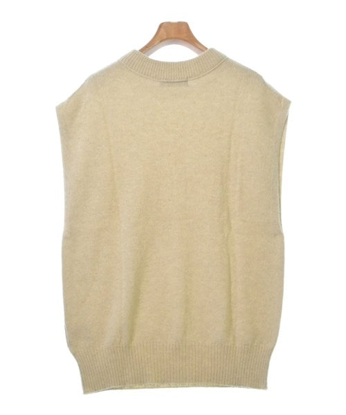 UNTITLED เสื้อกั๊ก