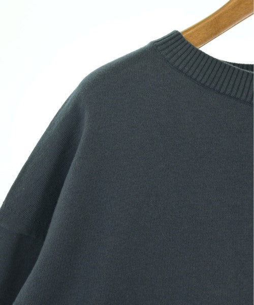 UNTITLED เสื้อกันหนาว