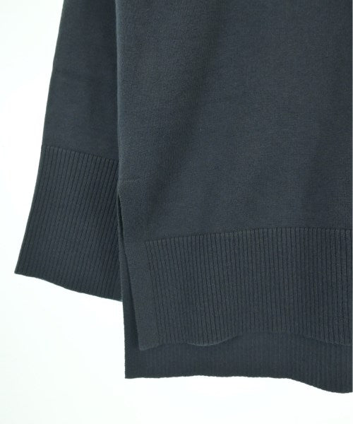 UNTITLED เสื้อกันหนาว