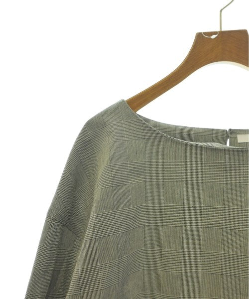 UNTITLED เสื้อสตรี