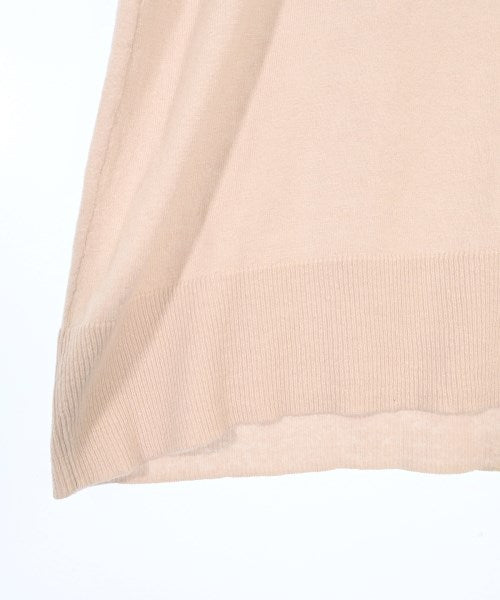 UNTITLED เสื้อแขนกุด