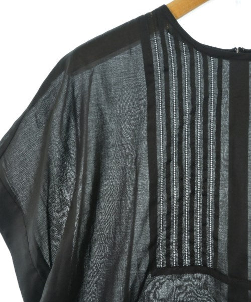 UNTITLED เสื้อสตรี
