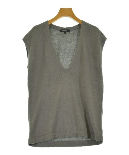 UNTITLED เสื้อแขนกุด