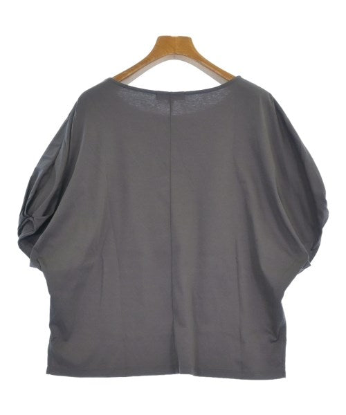 UNTITLED เสื้อยืด/เสื้อท็อปส์