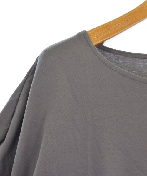 UNTITLED เสื้อยืด/เสื้อท็อปส์